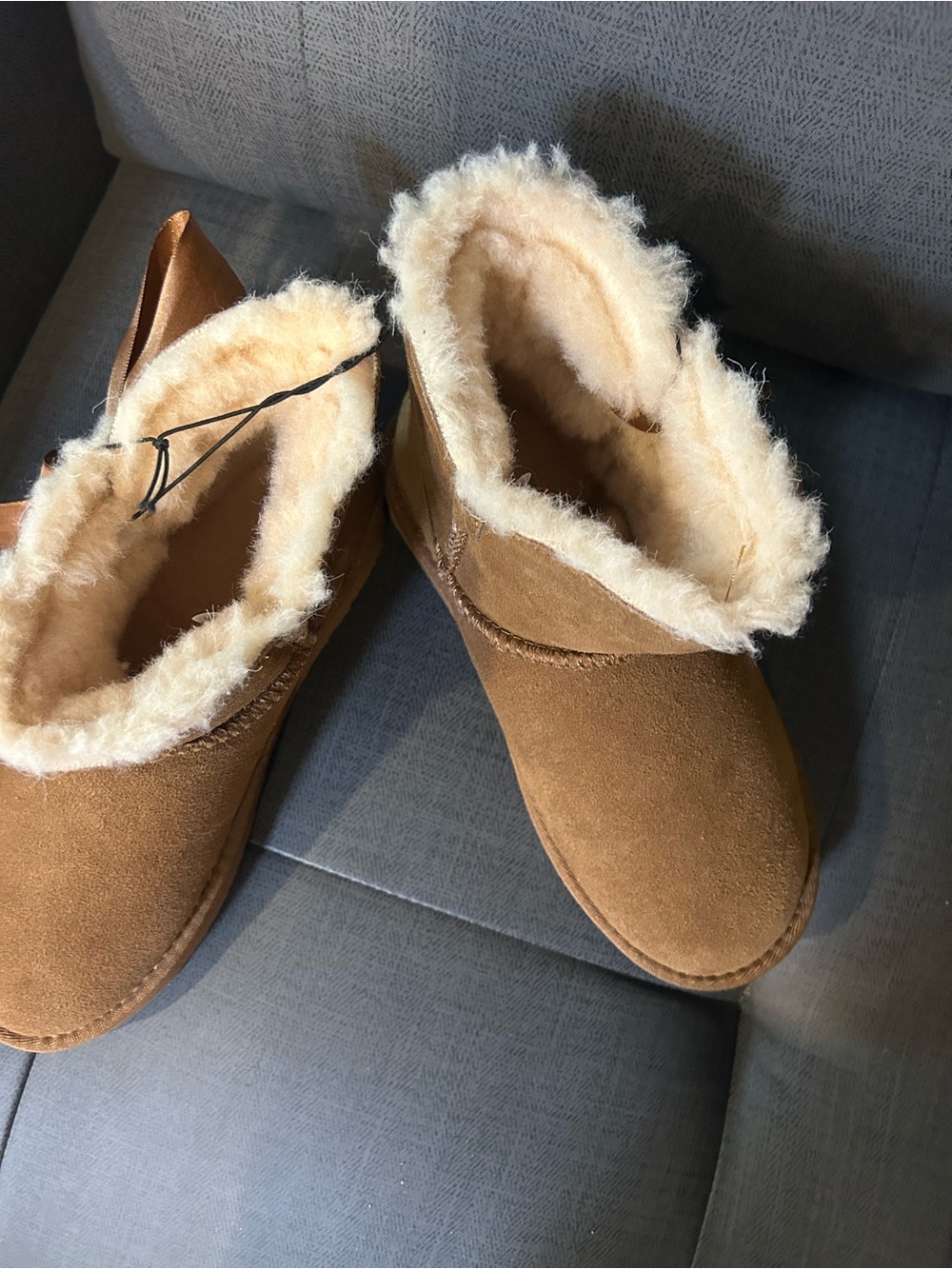 Women’s Bearpaw NWT Suede Shearling-Lined Winter Boots - Chestnut size 7 - Picture 2 of 6